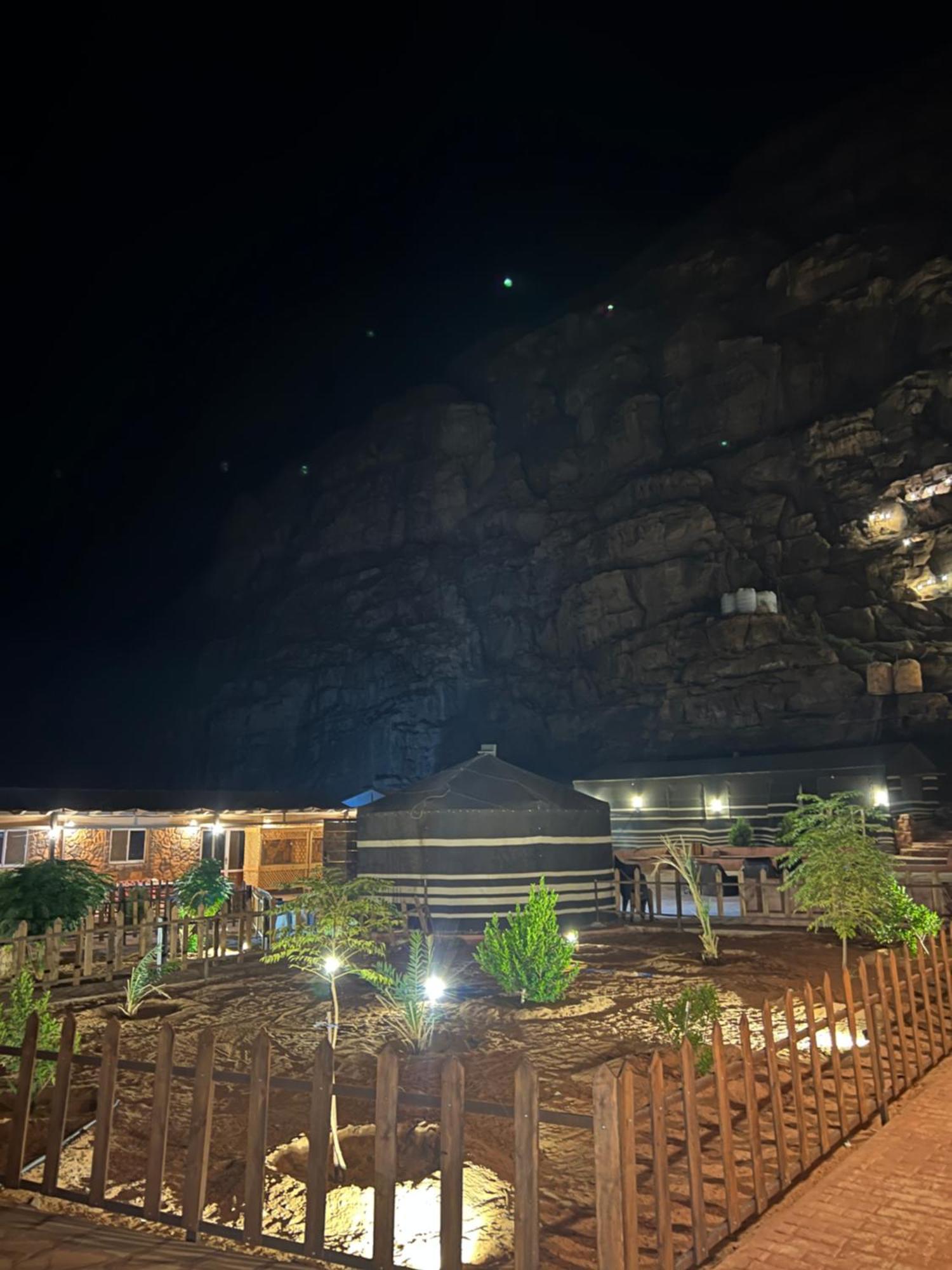 Wadi Rum Sky Camp Exterior photo